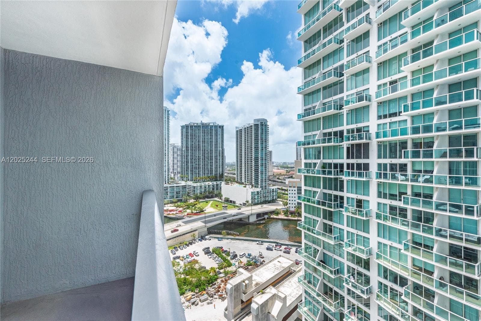 31 SE 6th St # 2506, Miami FL 33131 photo 2