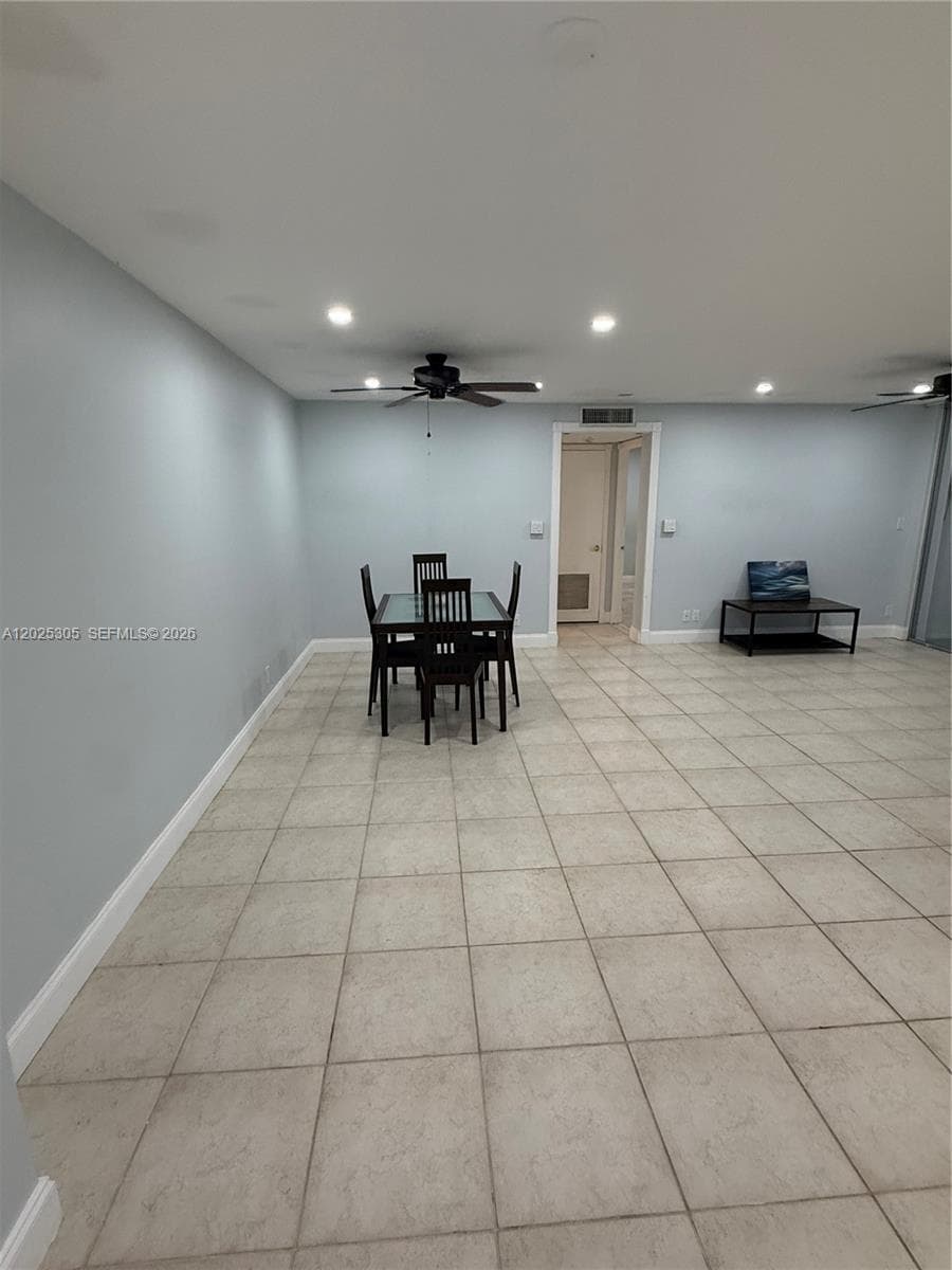 942 NE 199th St # 102, Miami FL 33179 photo 3
