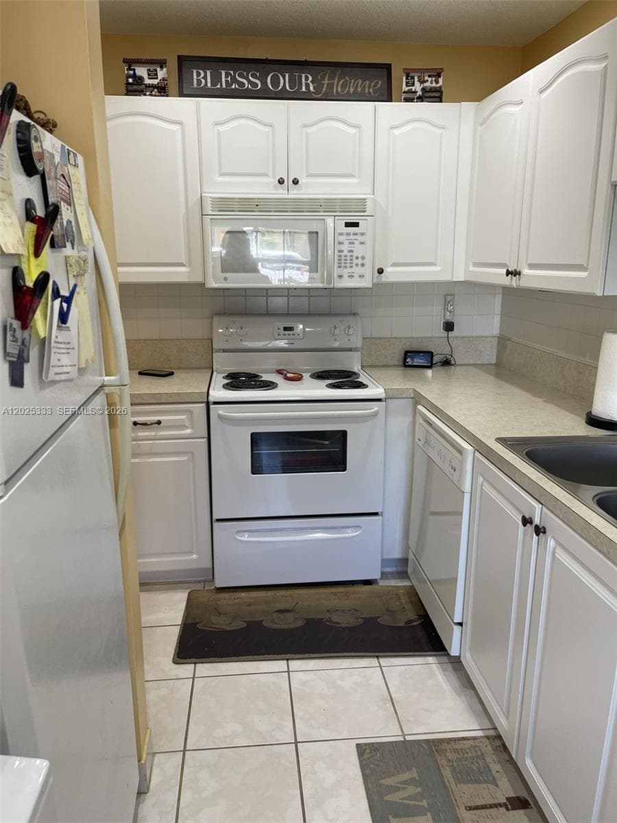 1640 NW 19th Ter # 103, Delray Beach FL 33445 photo 2