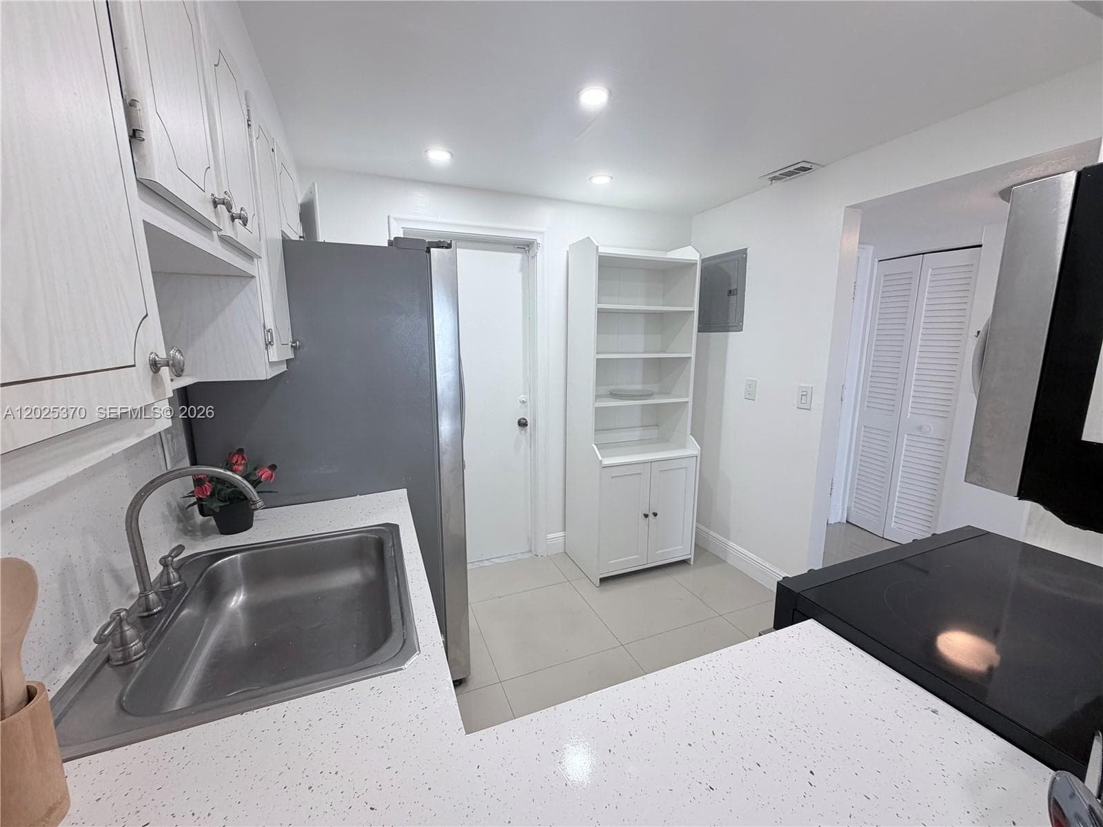 1825 S Ocean Dr # 611, Hallandale Beach FL 33009 photo 3