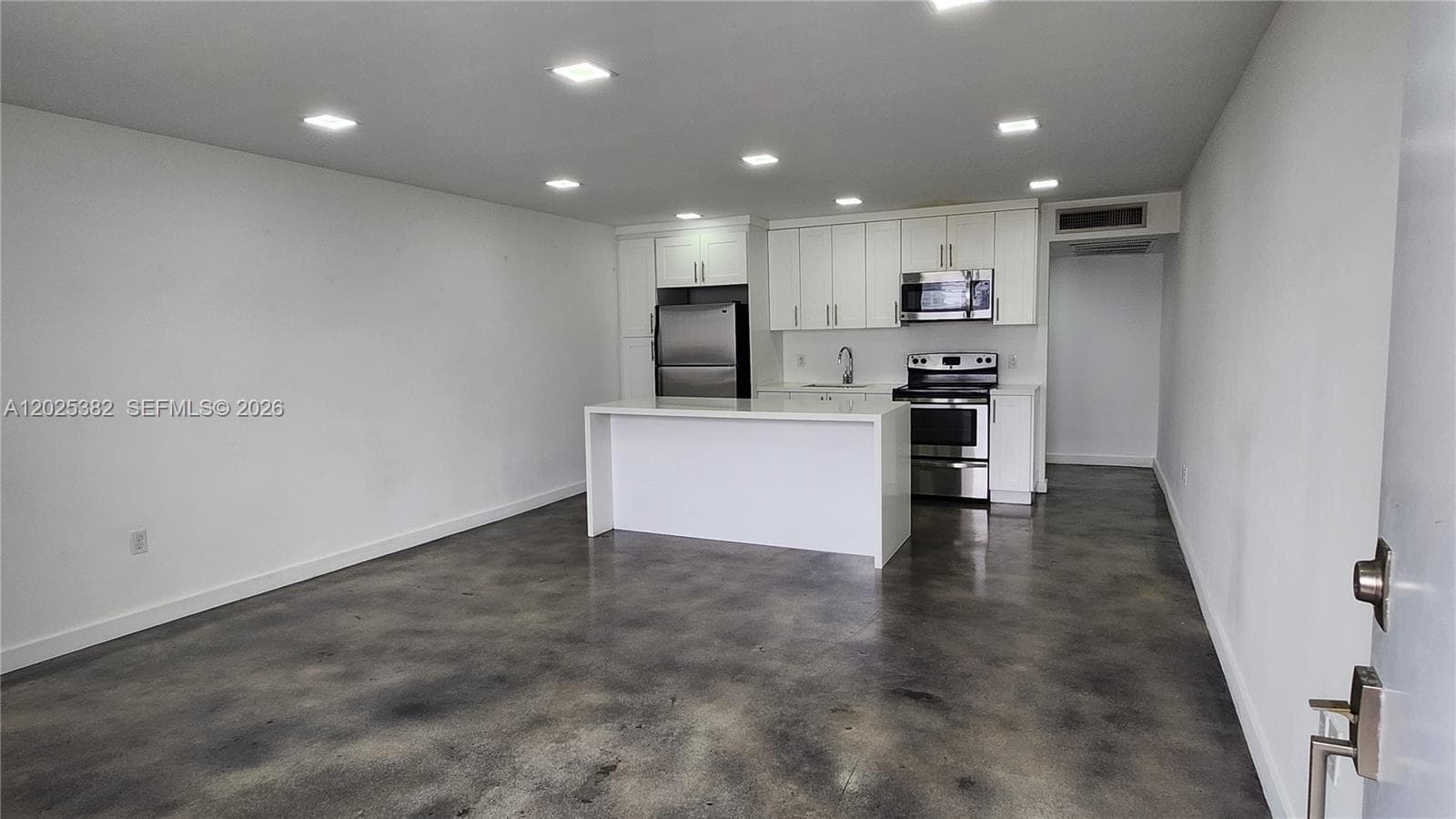 1770 79th St Cswy # D304, North Bay Village FL 33141 photo 2