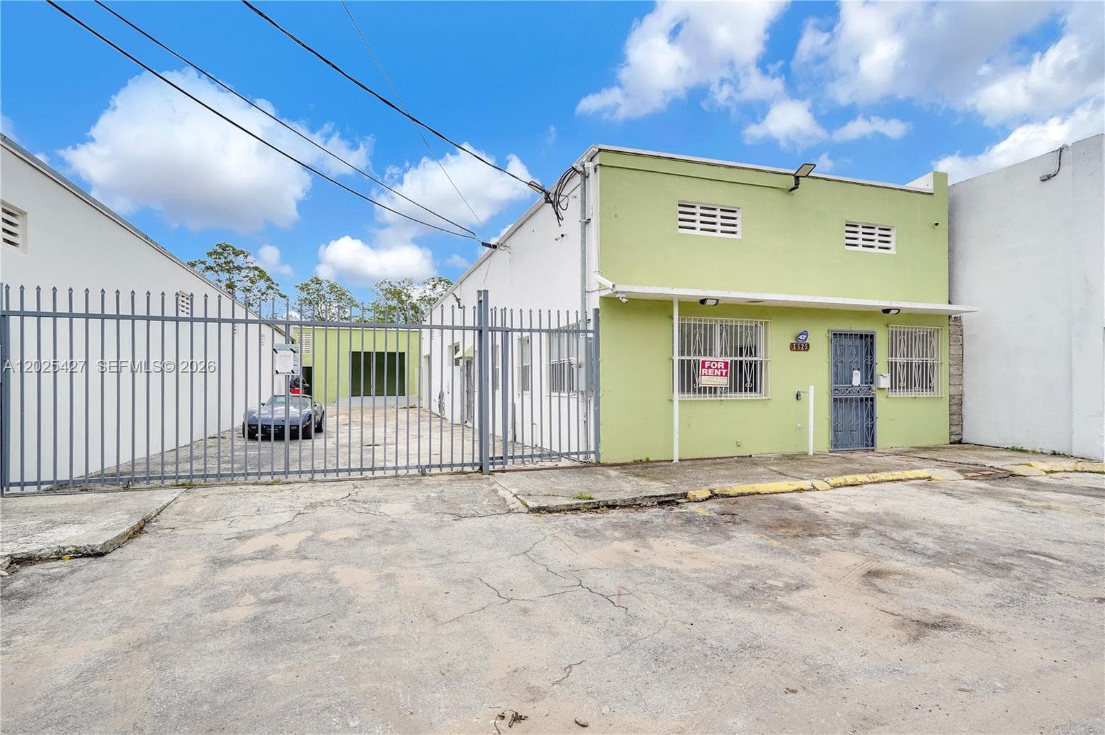7525 NE 3rd Pl, Miami FL 33138 photo 2