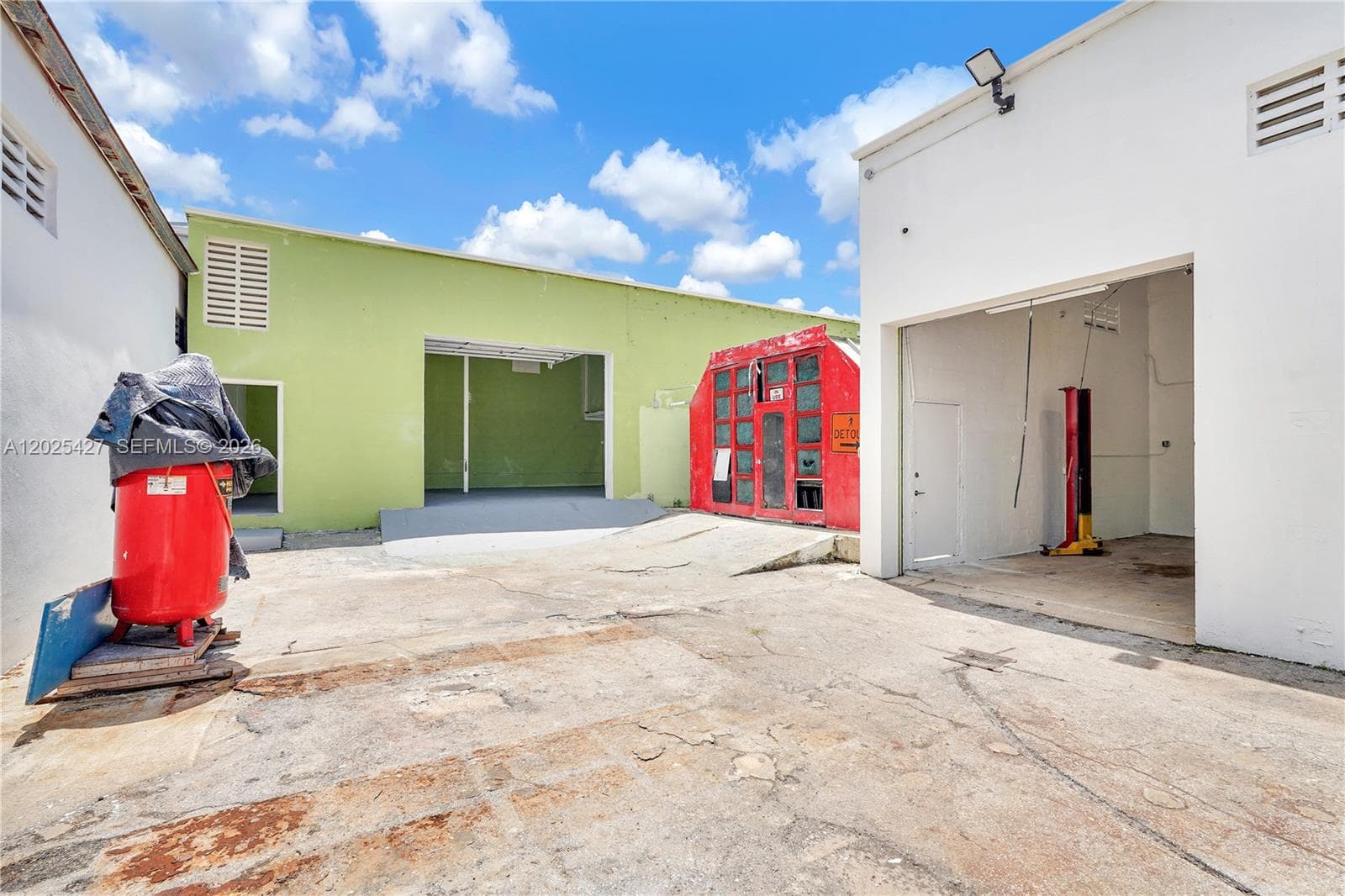 7525 NE 3rd Pl, Miami FL 33138 photo 4