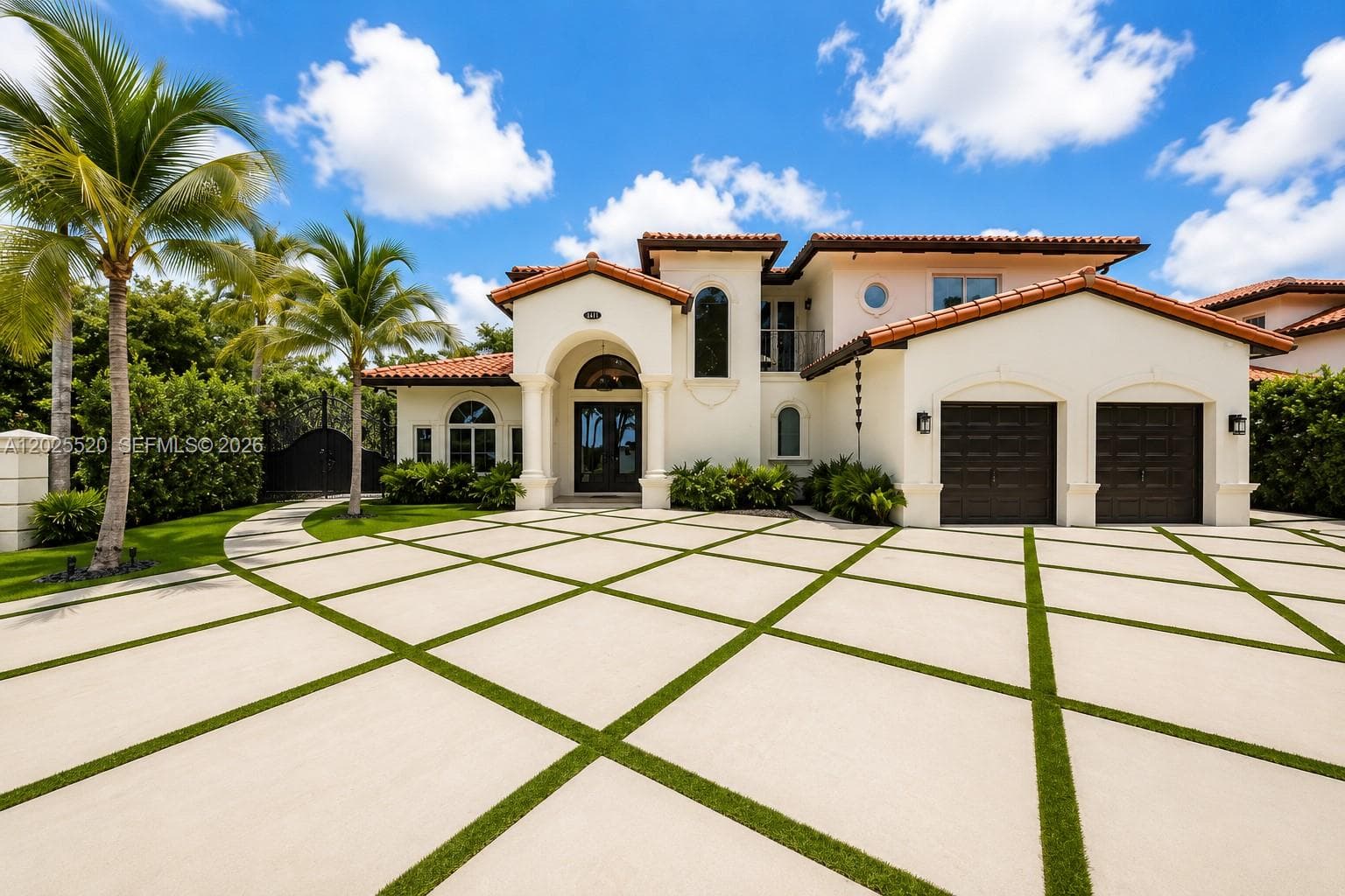 15721 NW 79th Ct, Miami Lakes FL 33016 photo 2