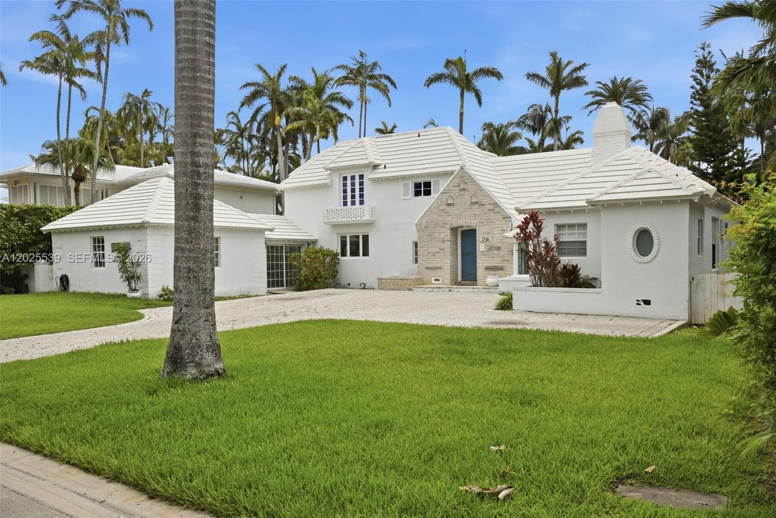 2535 Sunset Dr, Miami Beach FL 33140 photo 2