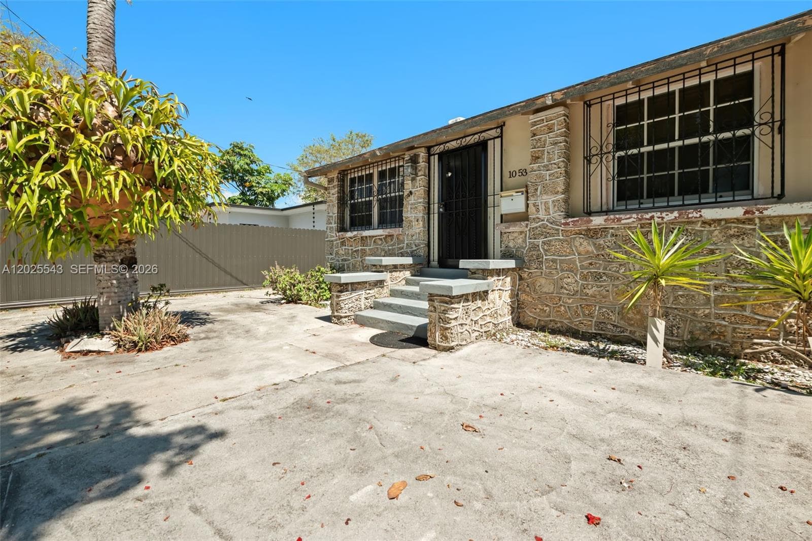 1053 NW 28th St, Miami FL 33127 photo 3