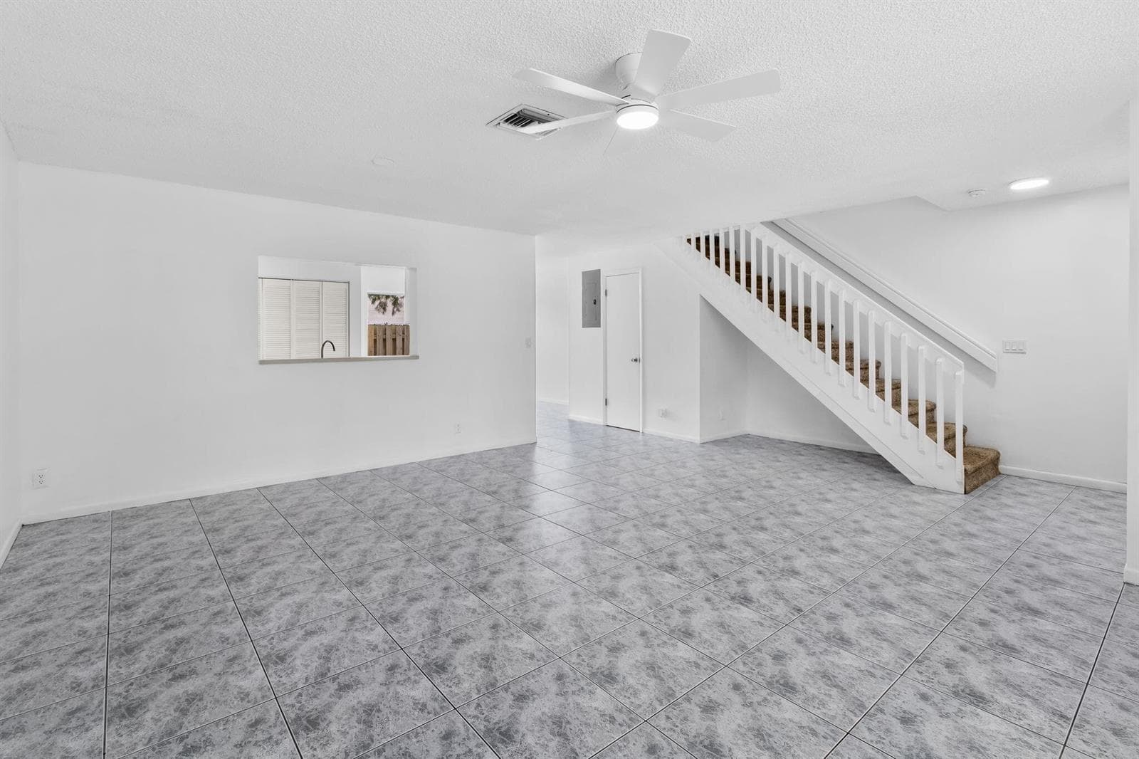 12212 NW 36th Place, Sunrise FL 33323 photo 2