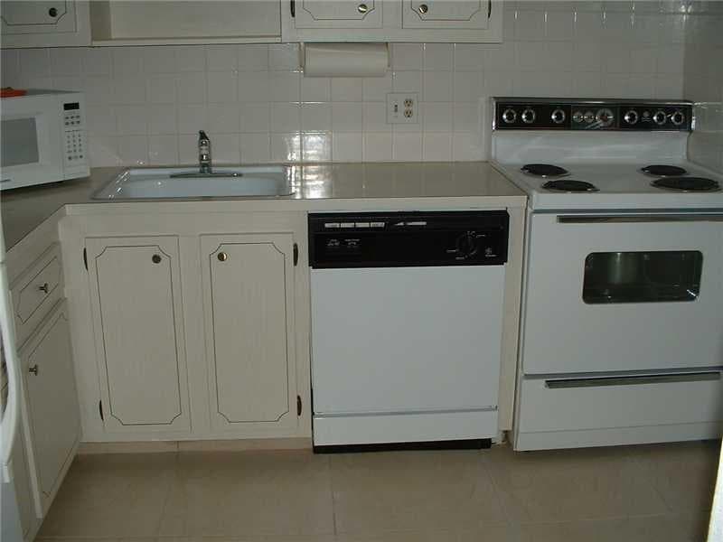 1030 Country Club Drive # 401, Margate FL 33063 photo 5