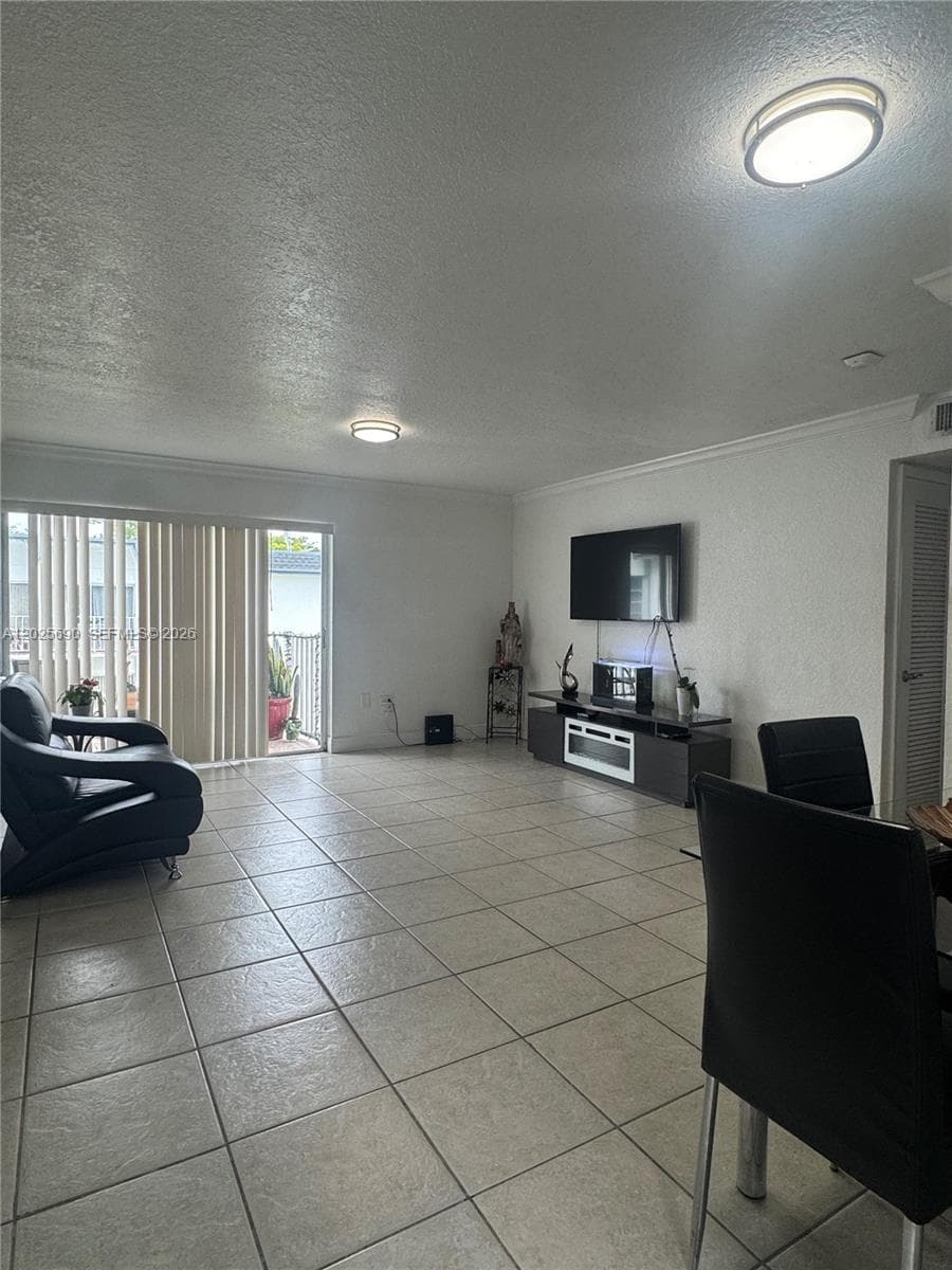7235 SW 94th Pl # J6, Miami, FL 33173 photo 3