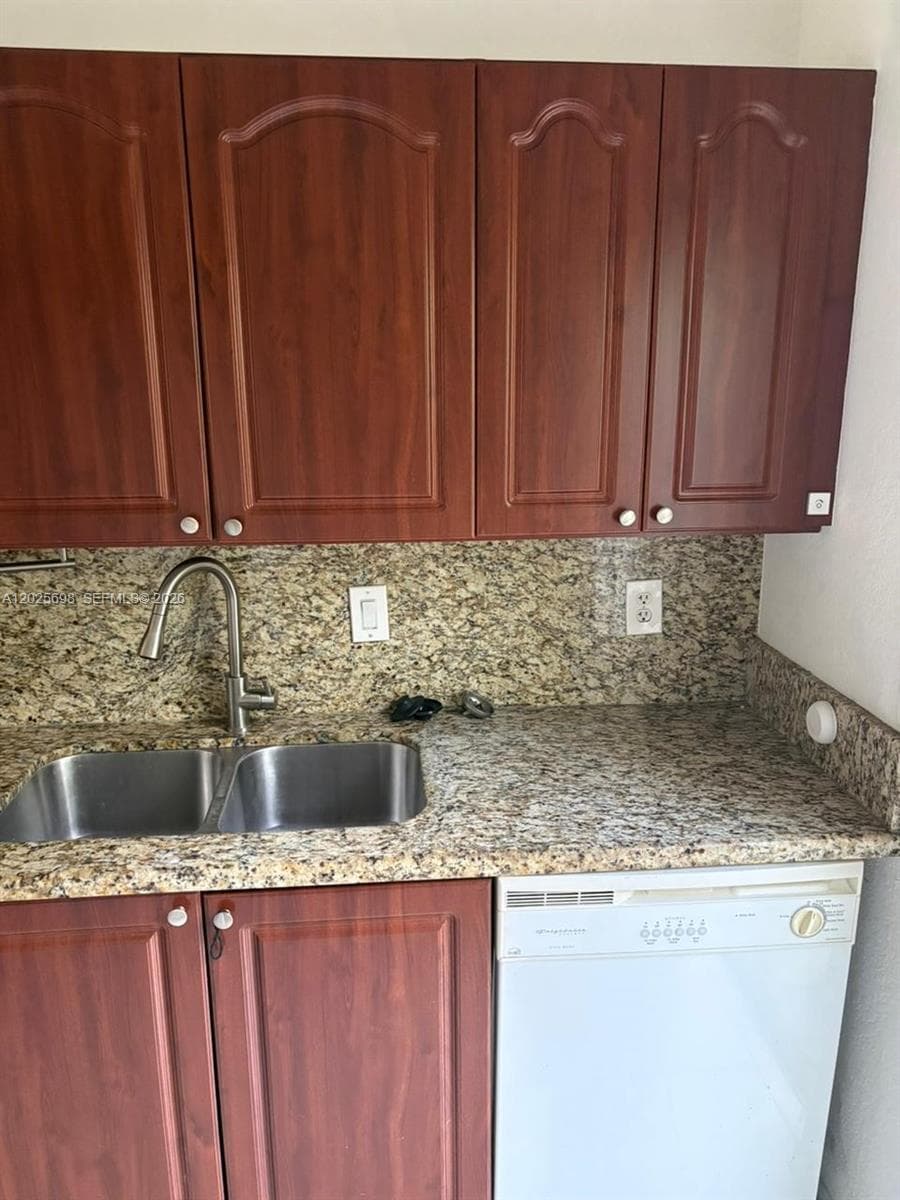 117 SE 3rd Ave # 7, Hallandale Beach FL 33009 photo 3