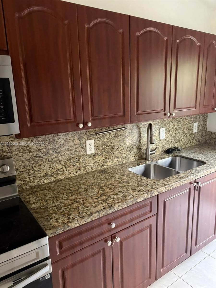 117 SE 3rd Ave # 7, Hallandale Beach FL 33009 photo 4