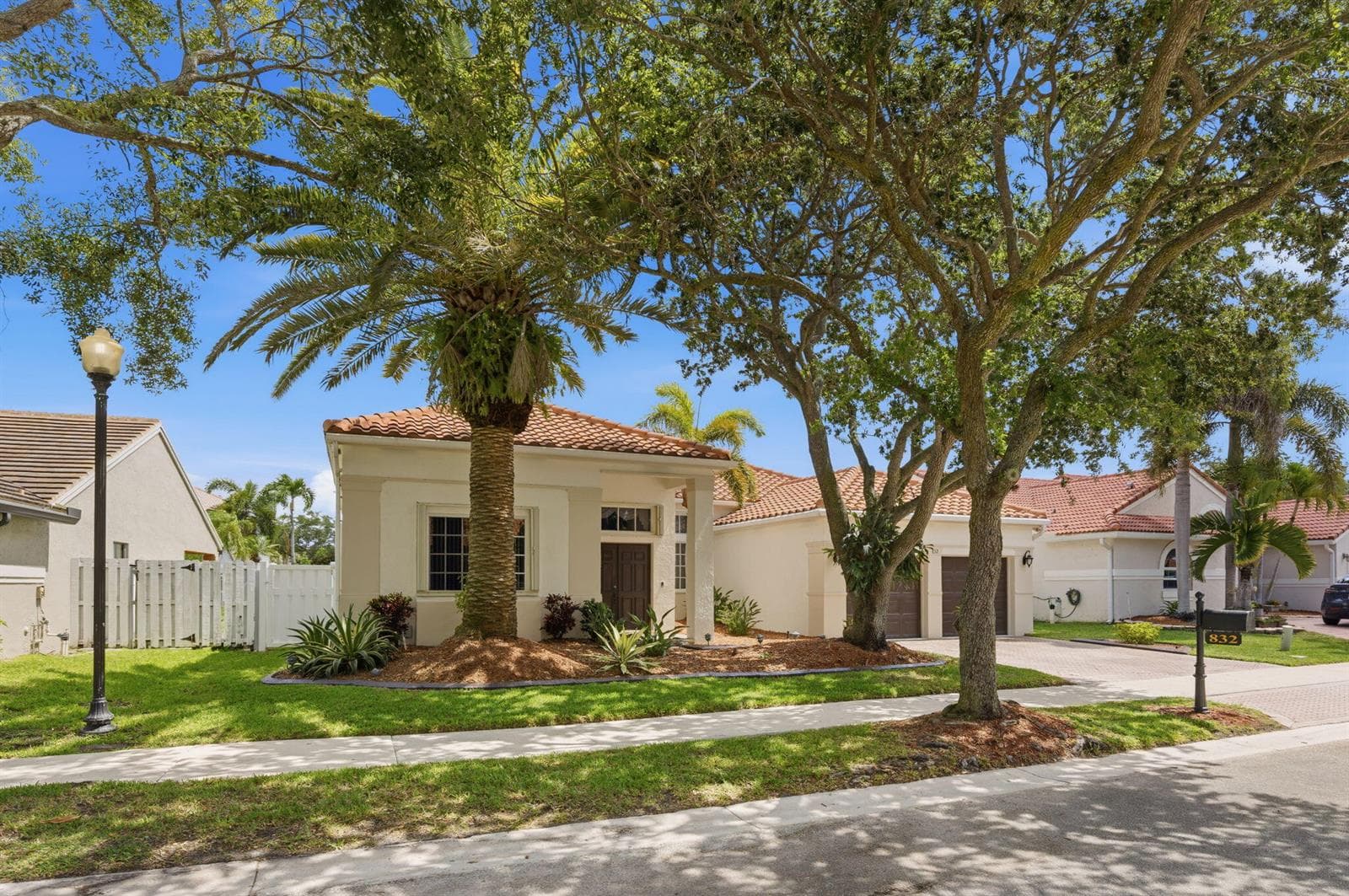 832 Heritage Drive, Weston FL 33326 photo 2