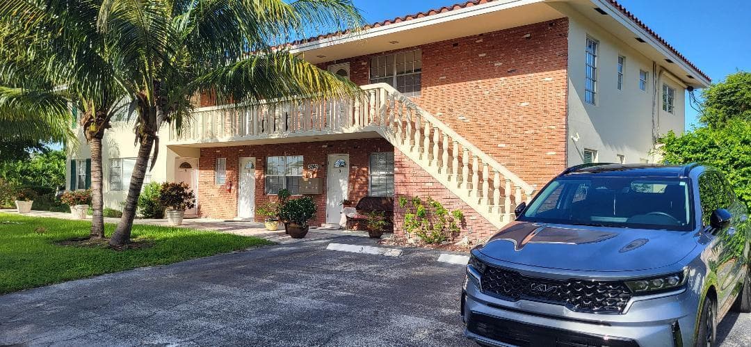 5240 NE 14th Way, Fort Lauderdale FL 33334 photo 2