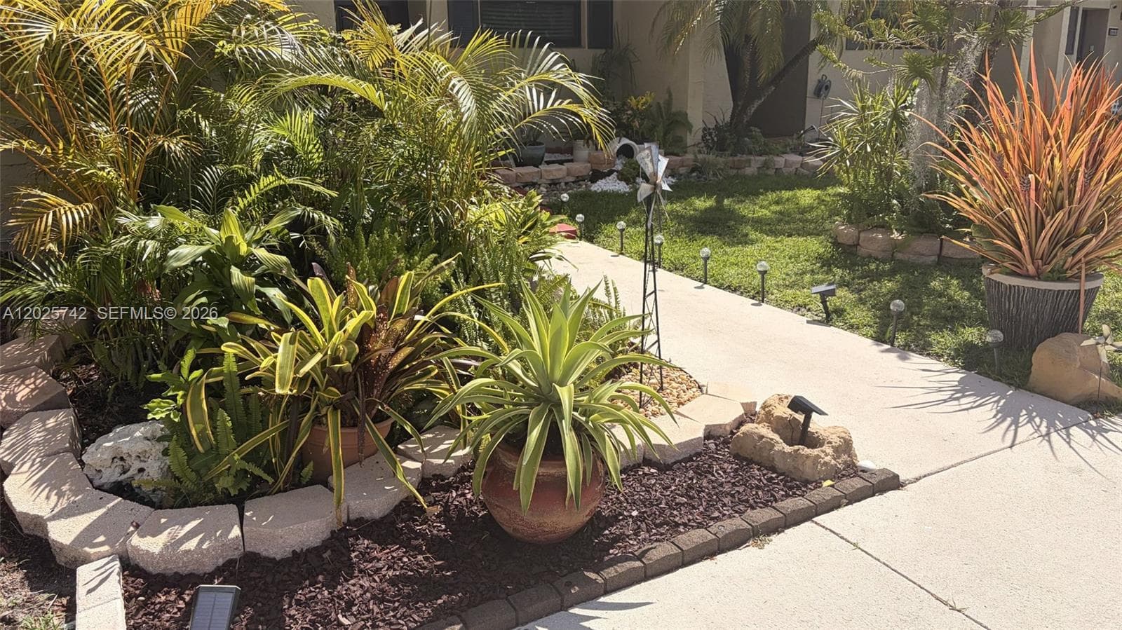 8982 Palm Tree Ln # 8982, Pembroke Pines FL 33024 photo 3