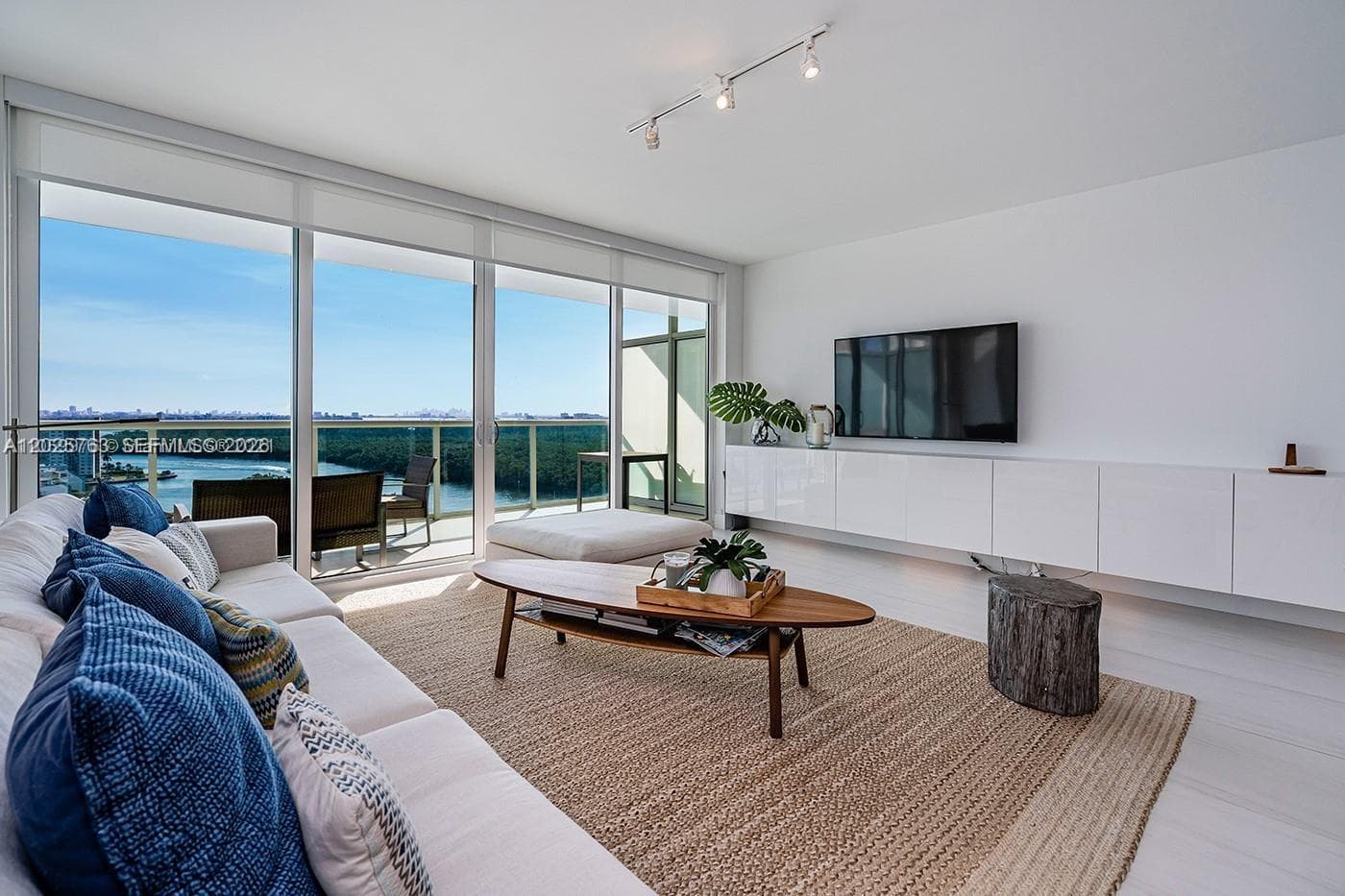 400 Sunny Isles Blvd # 1804, Sunny Isles Beach FL 33160 photo 5