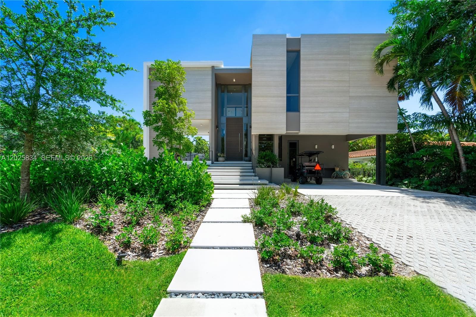 571 Glenridge Rd, Key Biscayne FL 33149 photo 2