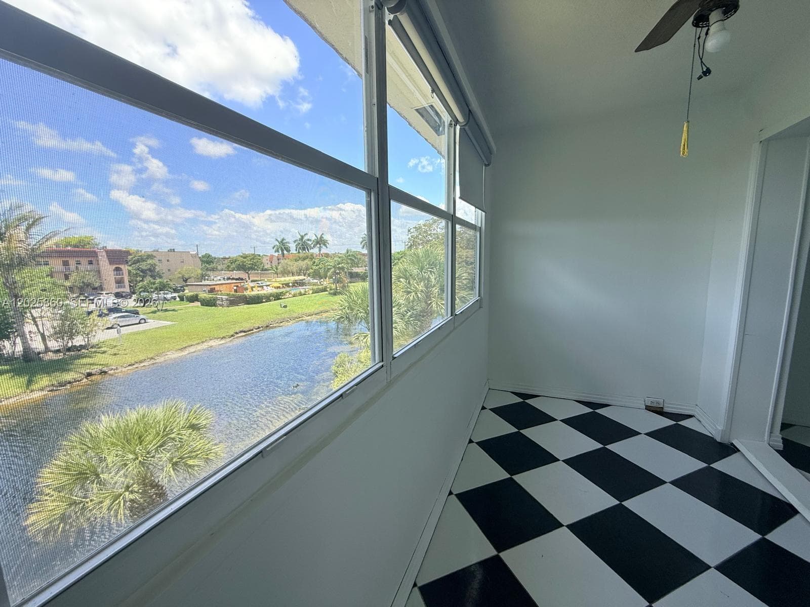 8595 Sunrise Lakes Blvd # 307, Sunrise FL 33322 photo 4