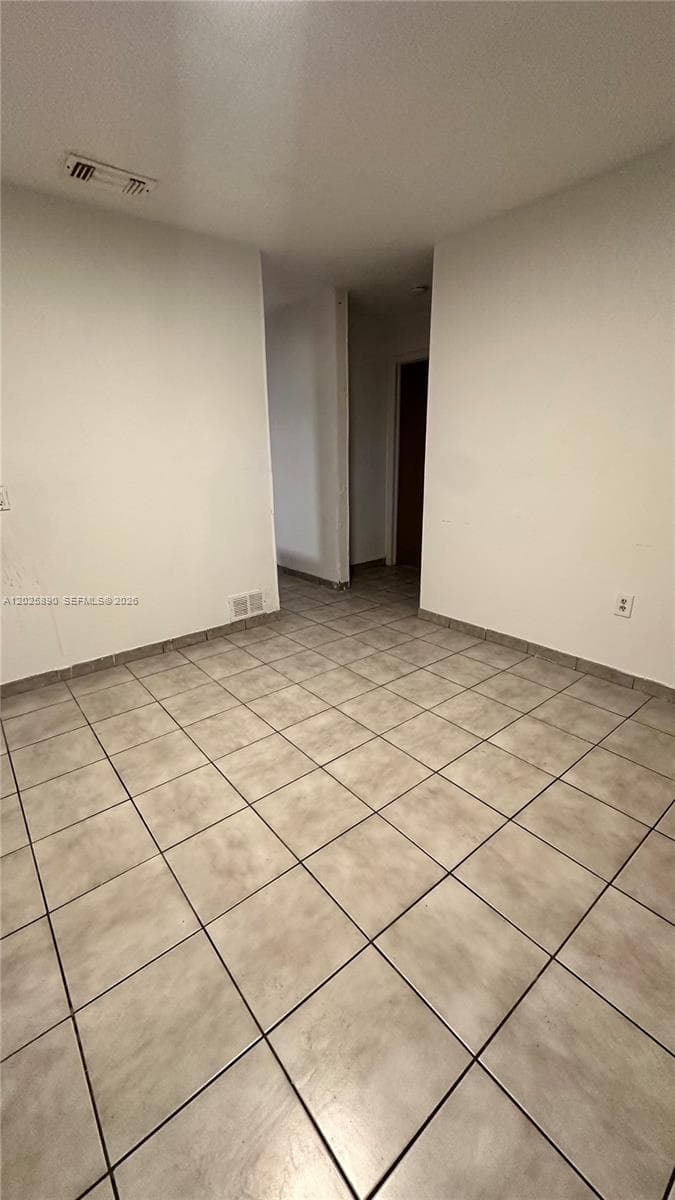 4198 W 10th Ave, Hialeah, FL 33012 photo 2
