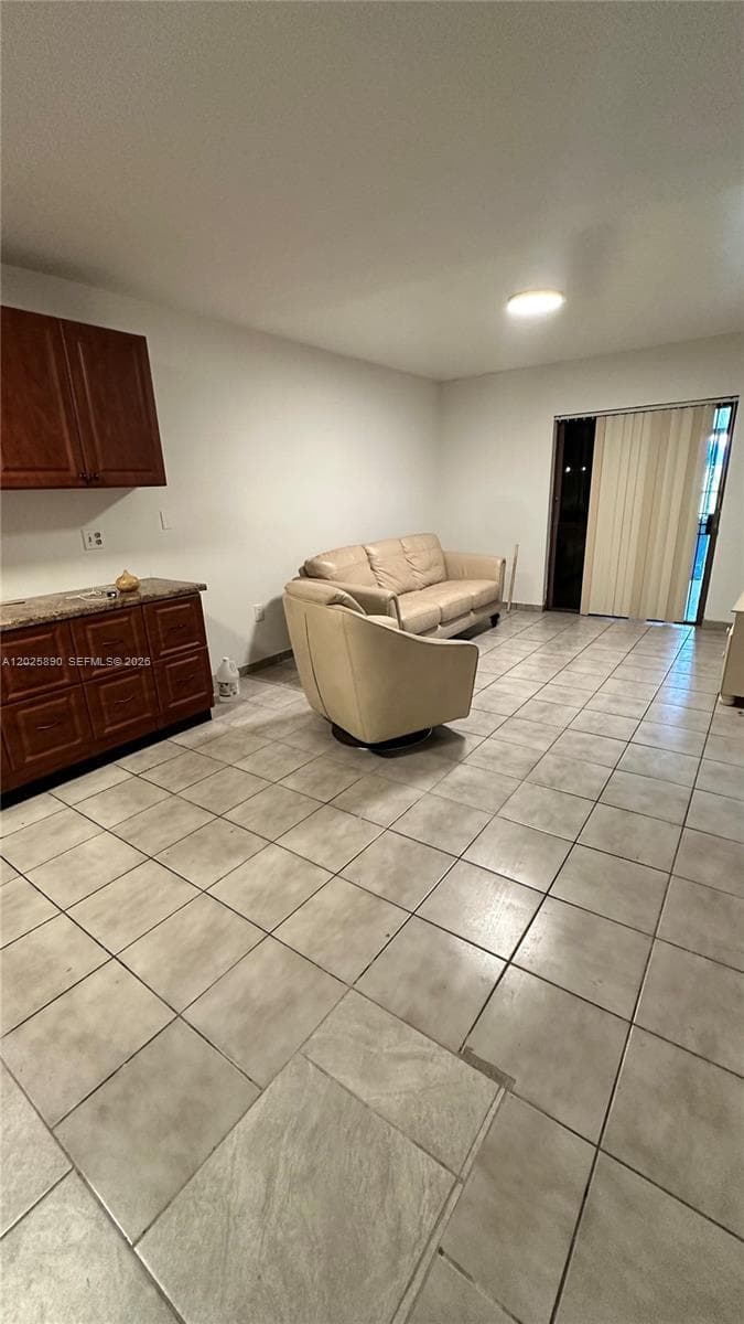 4198 W 10th Ave, Hialeah, FL 33012 photo 4