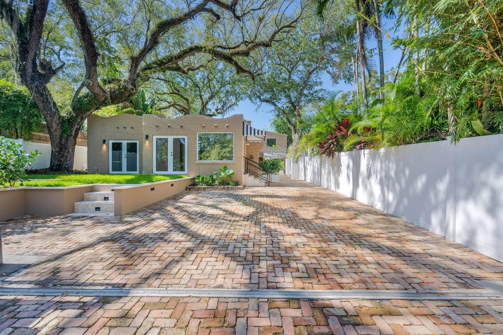 1612 SE 2nd Street, Fort Lauderdale FL 33301 photo 2