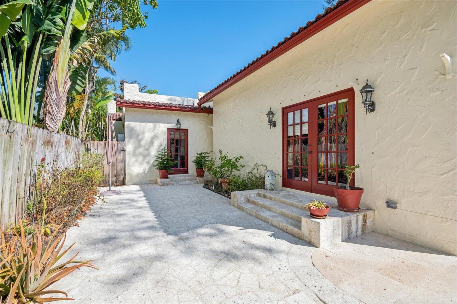 704 SE 8th Street, Fort Lauderdale FL 33316 photo 2