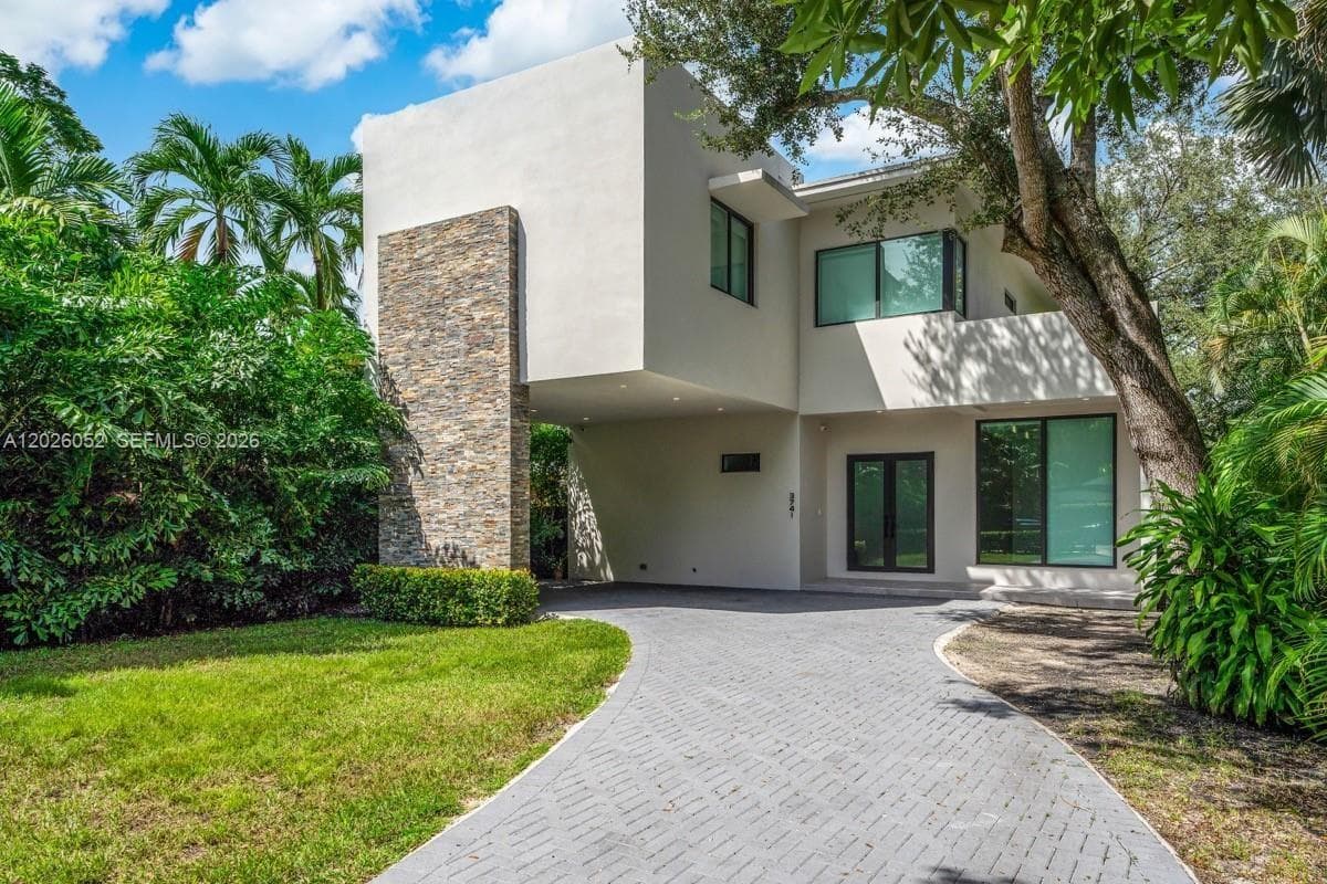 3741 Kumquat Ave, Miami FL 33133 photo 2
