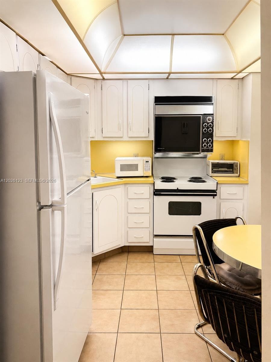 1865 S Ocean Dr # 2G, Hallandale Beach FL 33009 photo 3