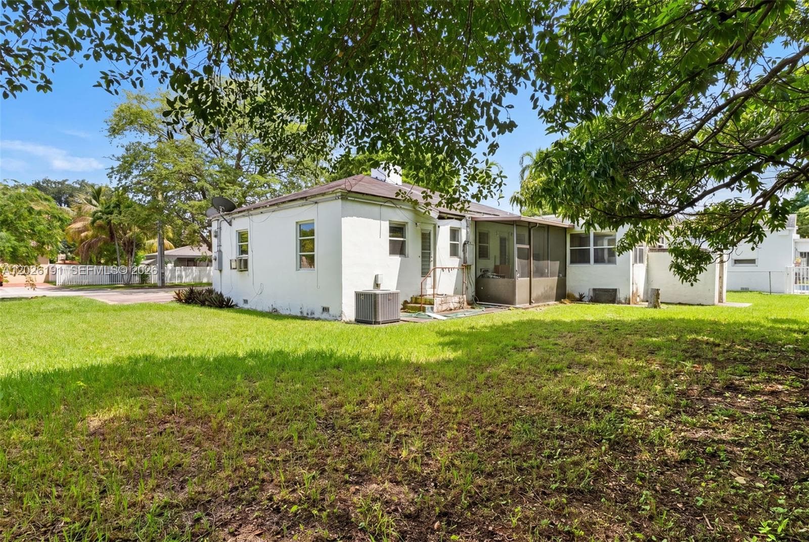 1279 NW 41st St, Miami FL 33142 photo 5