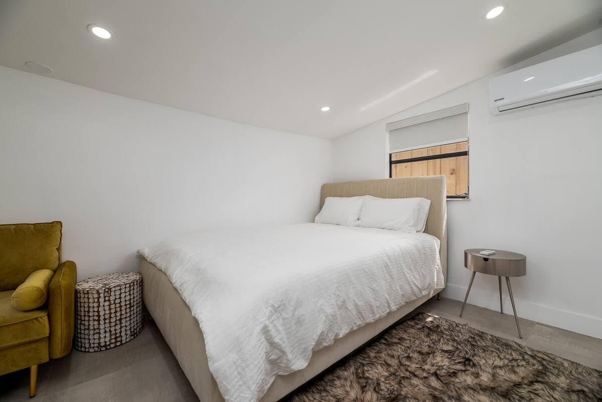 2541 NE 181st Street # C, North Miami Beach FL 33160 photo 3