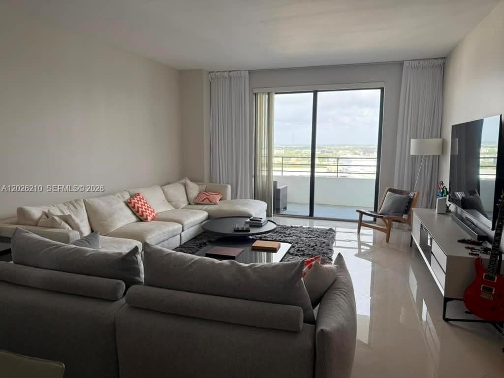 2500 Parkview Dr # 2518, Hallandale Beach FL 33009 photo 3