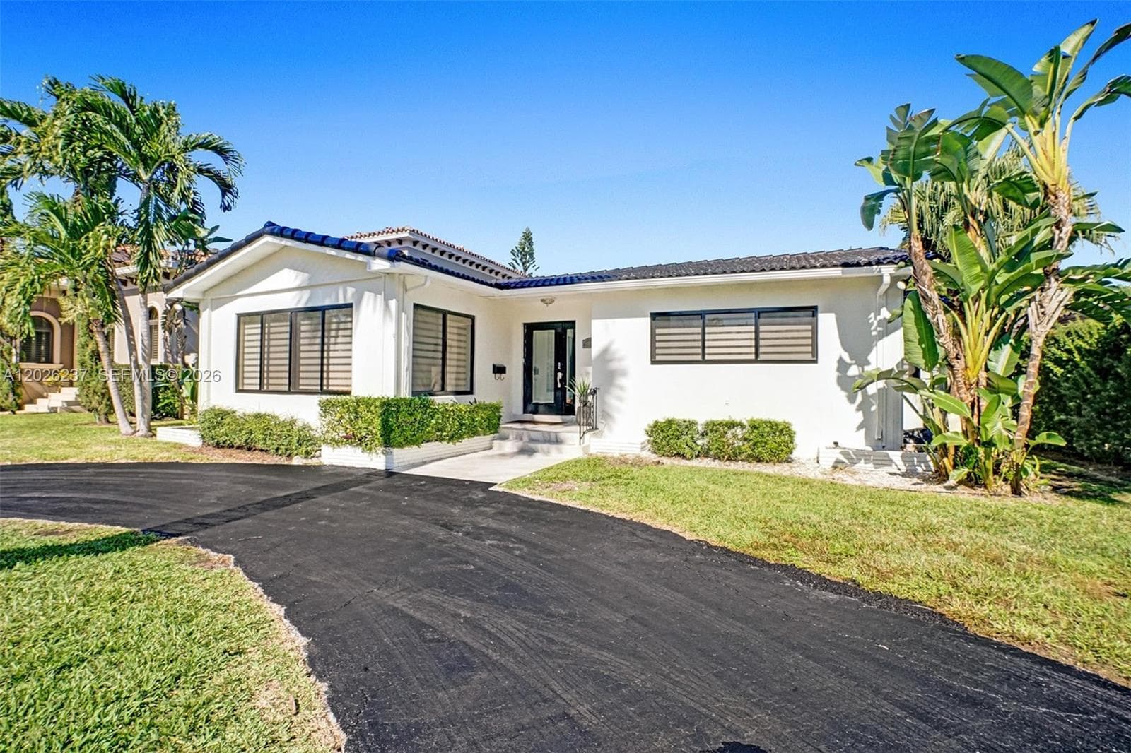 1355 Madison St, Hollywood FL 33019 photo 2