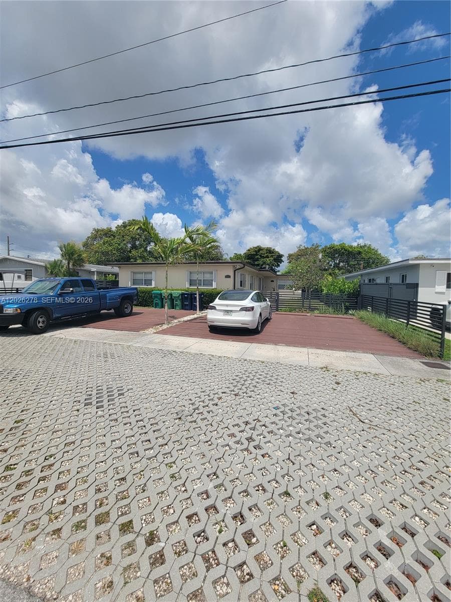 1052 SW 79th Ave # ., Miami, FL 33144 photo 2