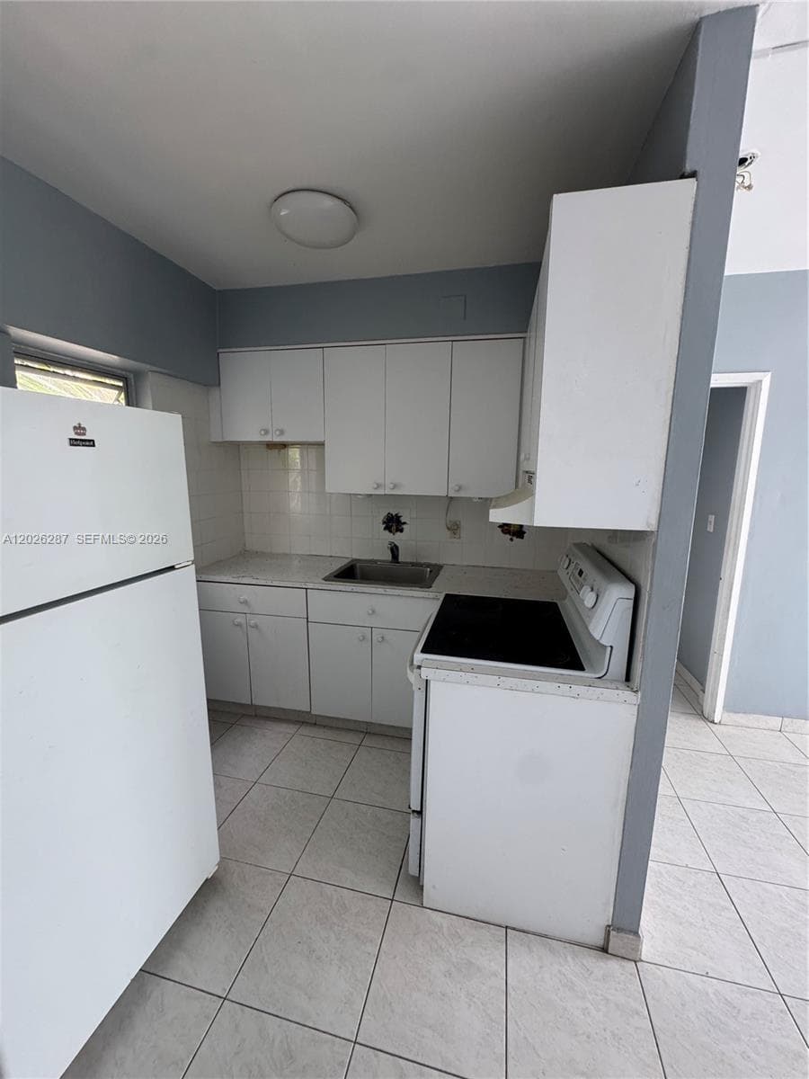 10281 E Bay Harbor Dr # A6, Bay Harbor Islands FL 33154 photo 3