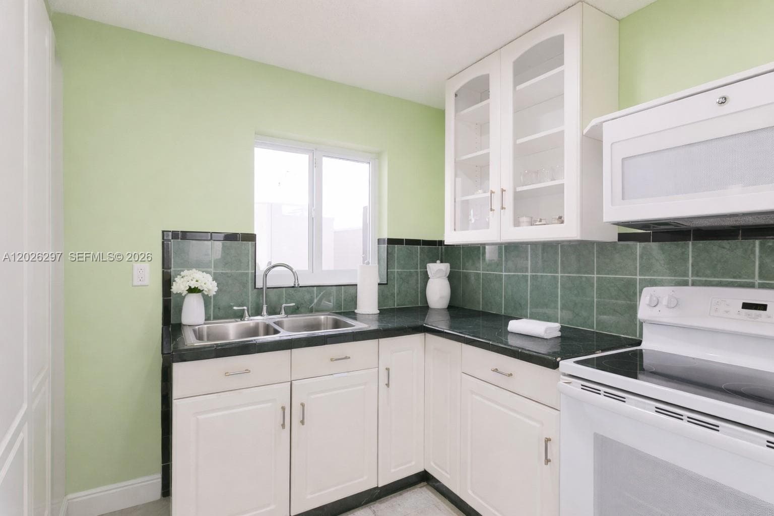 601 SW 116th ct, Sweetwater FL 33174 photo 4