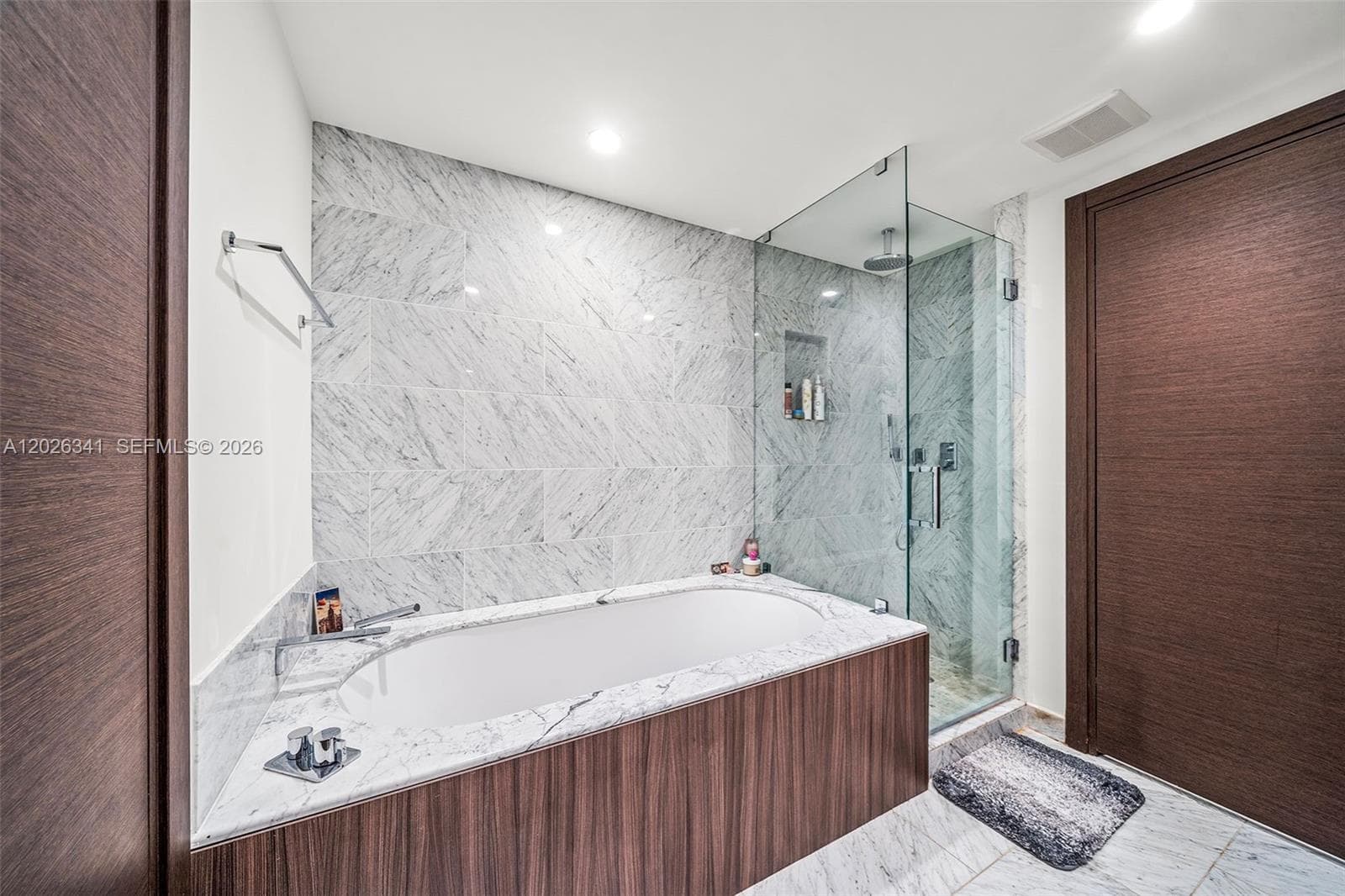 1000 Brickell Plz # 2111, Miami, FL 33131 photo 4