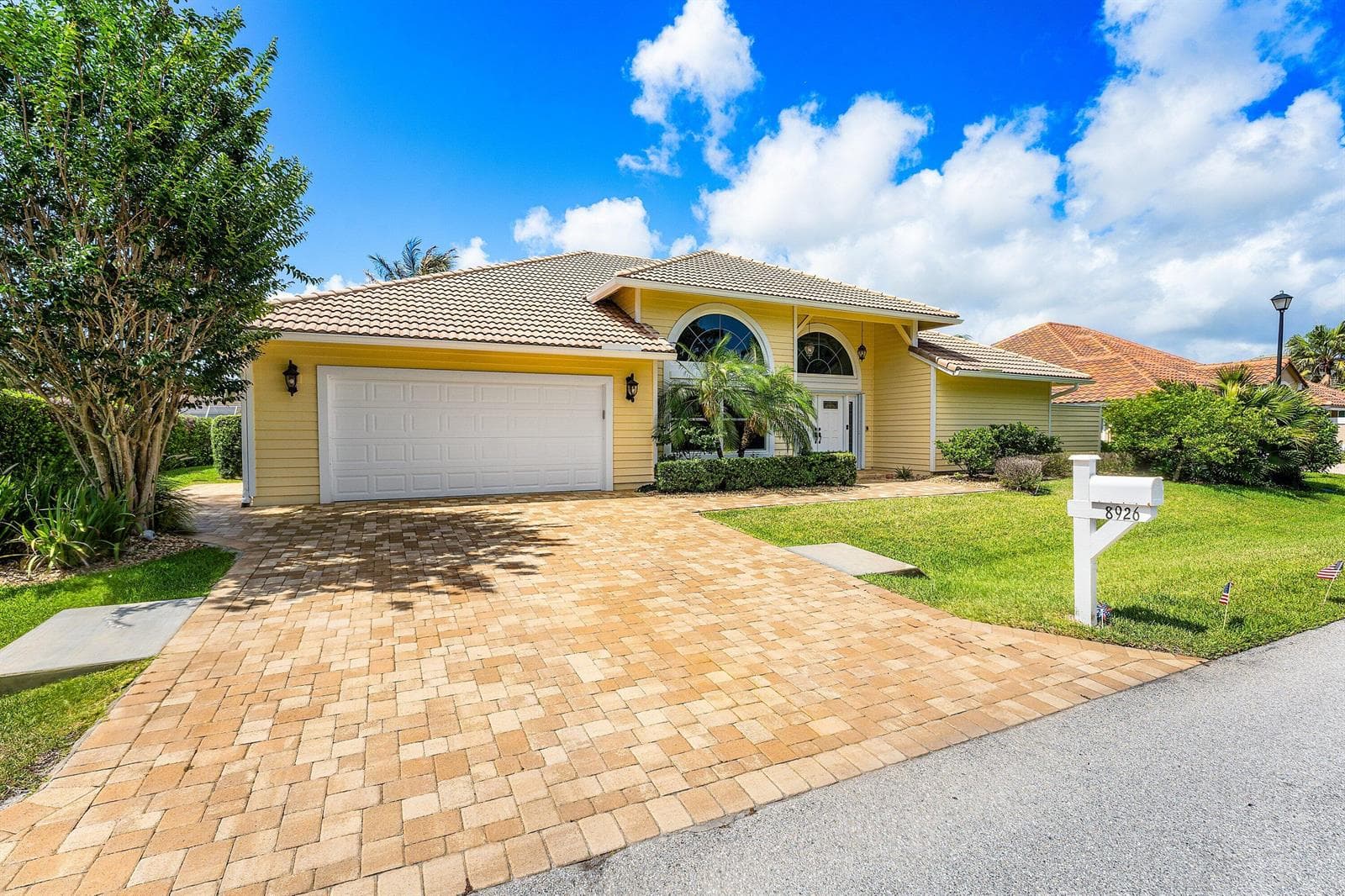 8926 SE North Passage Way, Jupiter FL 33469 photo 2