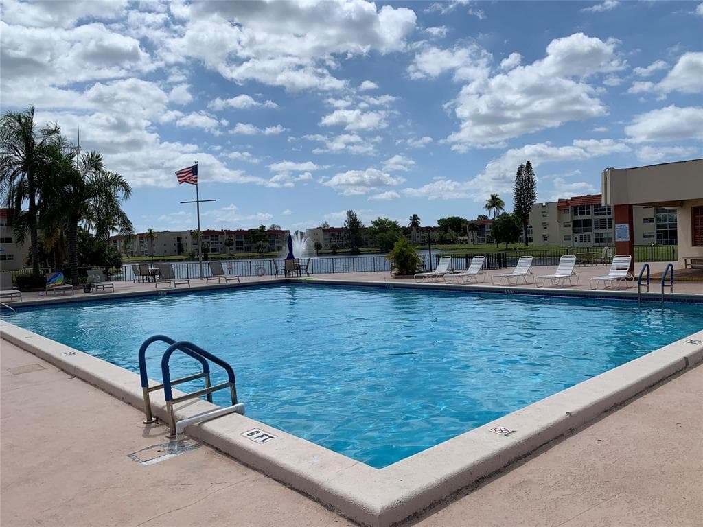 8080 N Sunrise Lakes N # 303, Sunrise FL 33322 photo 3
