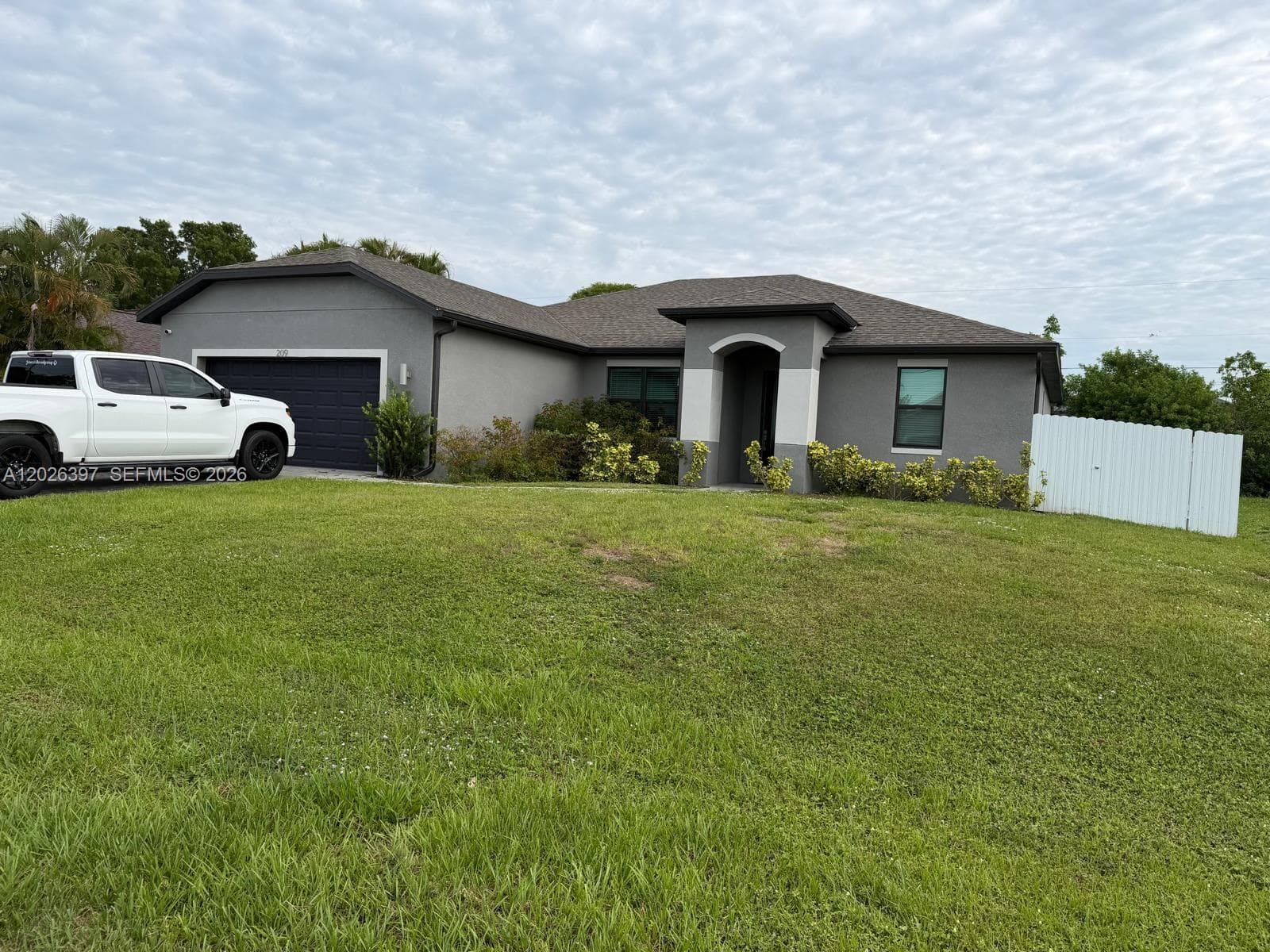 209 SE 26th Ter, Cape Coral FL 33904 photo 2