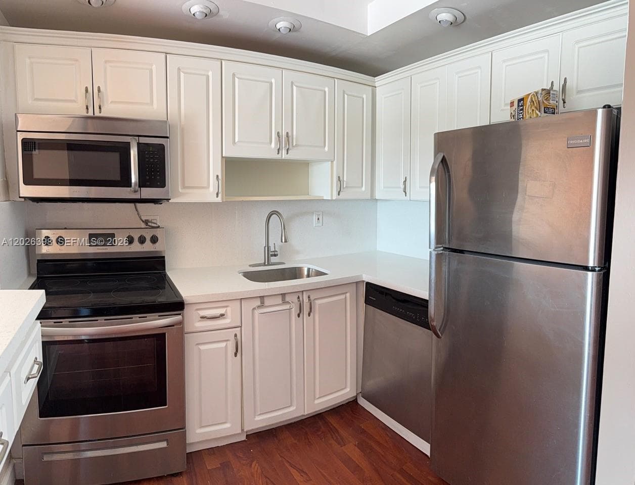 8950 NE 8th Ave # 405, Miami, FL 33138 photo 4