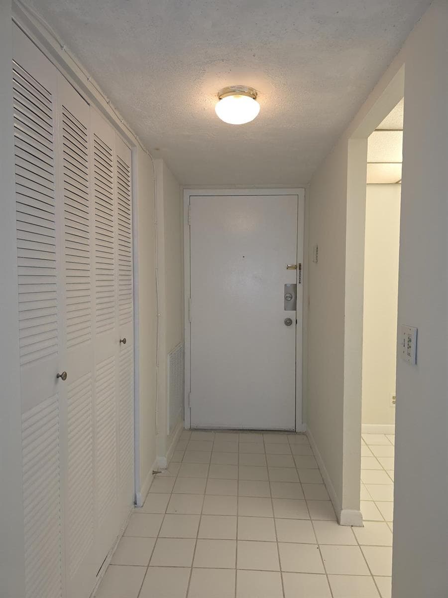 470 Executive Center Drive # 2k, West Palm Beach FL 33401 photo 4