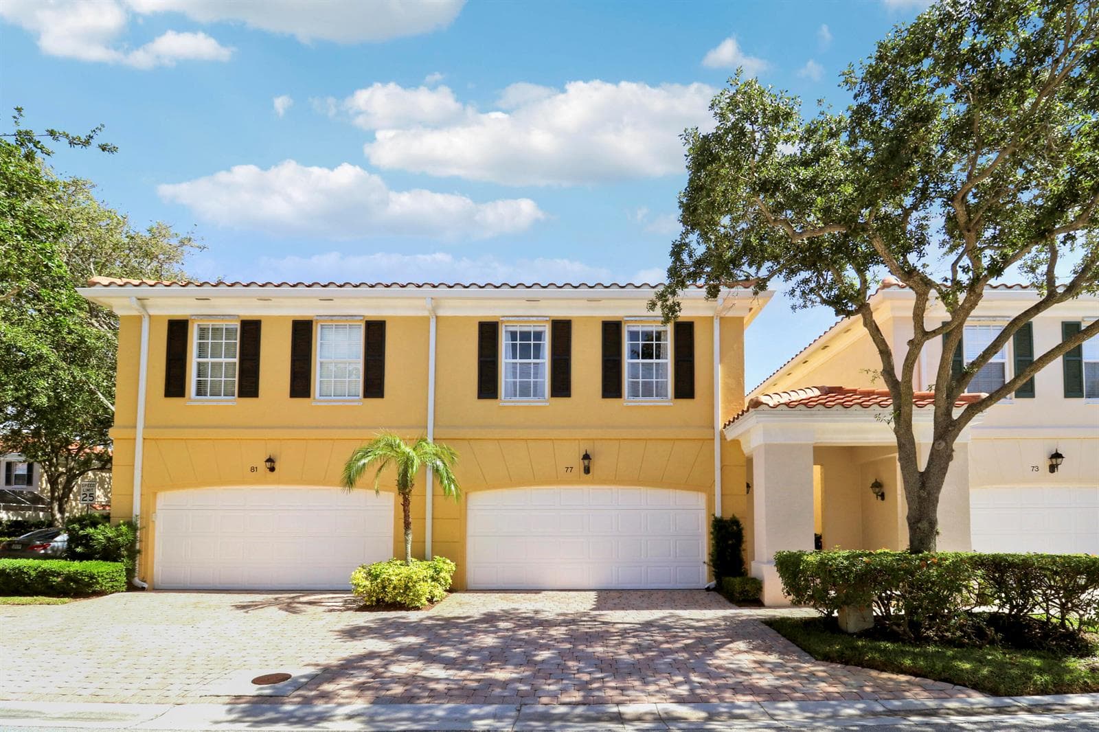 77 Laurel Oaks Circle, Tequesta FL 33469 photo 3