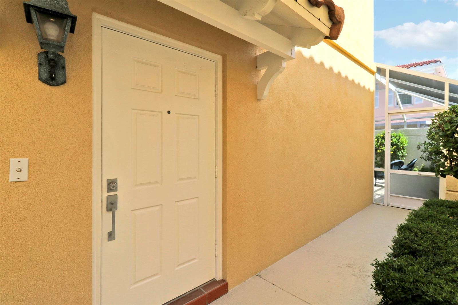 77 Laurel Oaks Circle, Tequesta FL 33469 photo 4