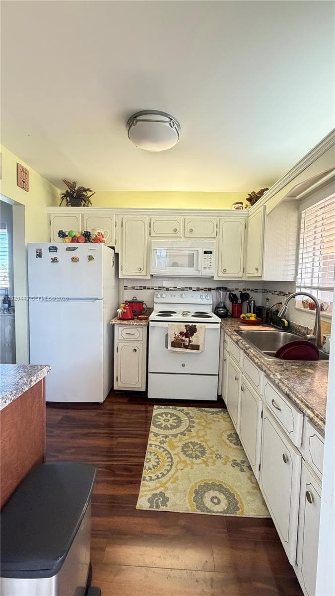 5300 Washington St # D309, Hollywood FL 33021 photo 2