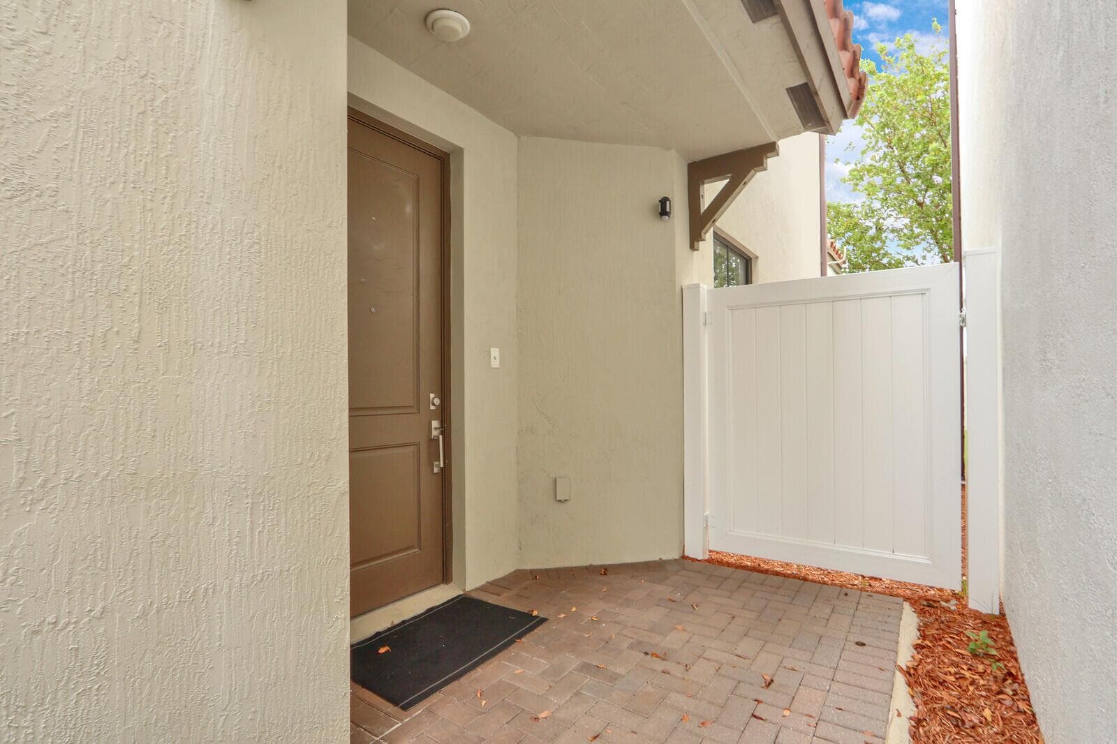 4008 Sequoia Place, Riviera Beach FL 33410 photo 3