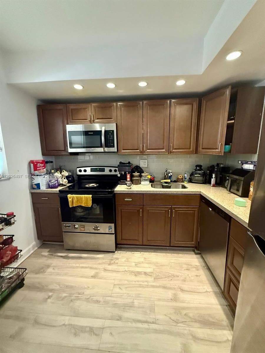 5985 Del Lago Cir # 215, Sunrise FL 33313 photo 2