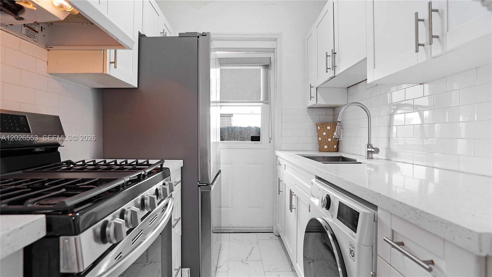 815 W 39, Miami Beach FL 33140 photo 2
