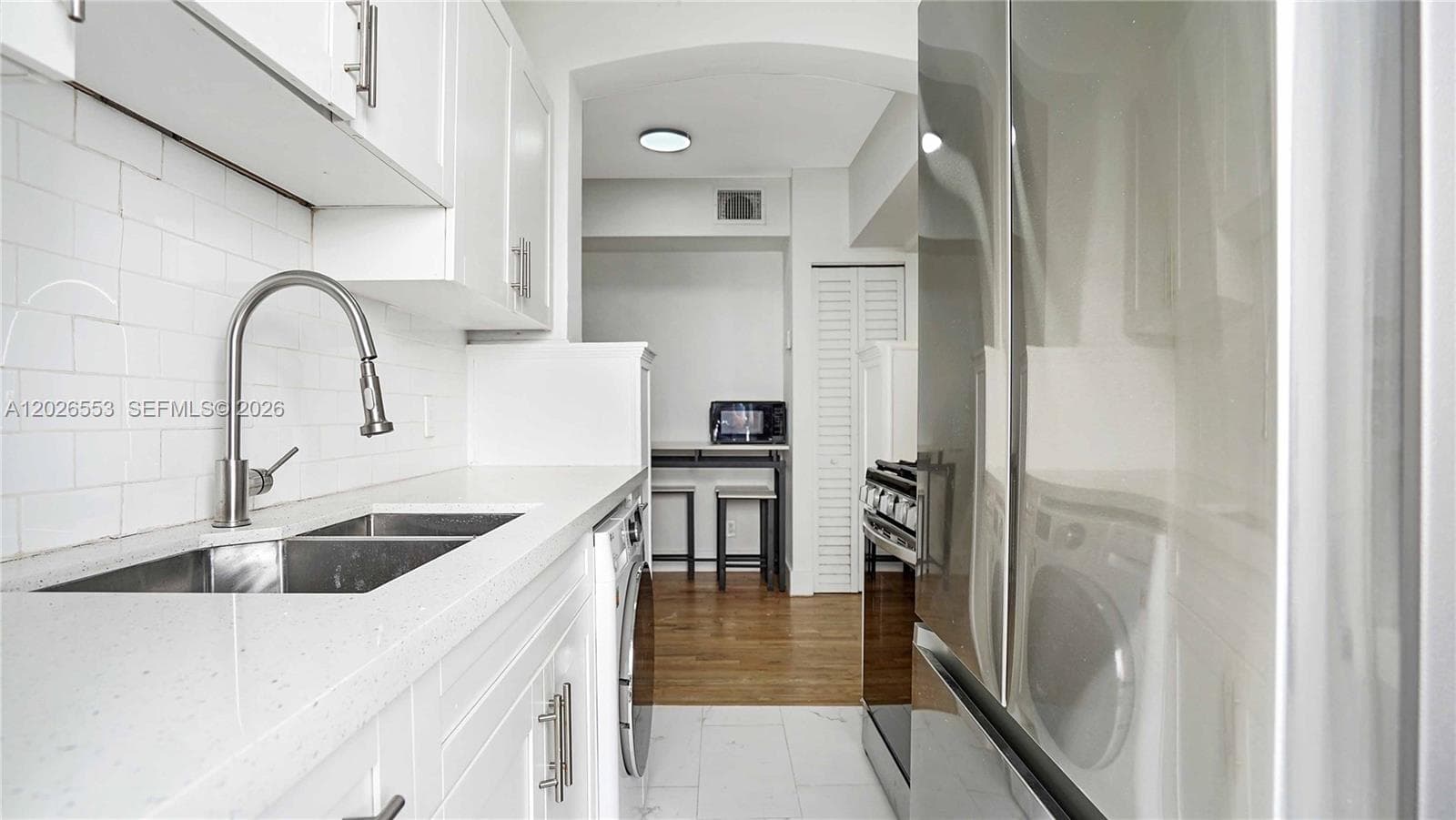 815 W 39, Miami Beach FL 33140 photo 3