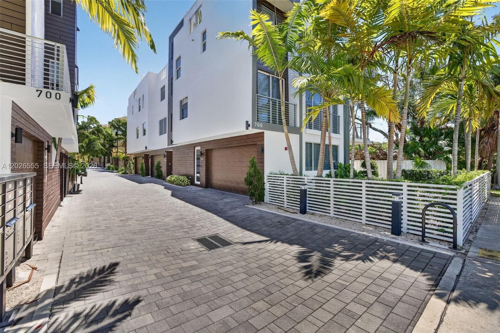 700 NE 14th Ave # 311, Fort Lauderdale FL 33304 photo 2