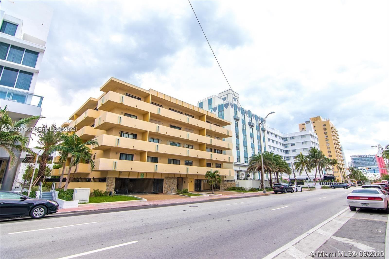 2924 Collins Ave # 301, Miami Beach FL 33140 photo 2