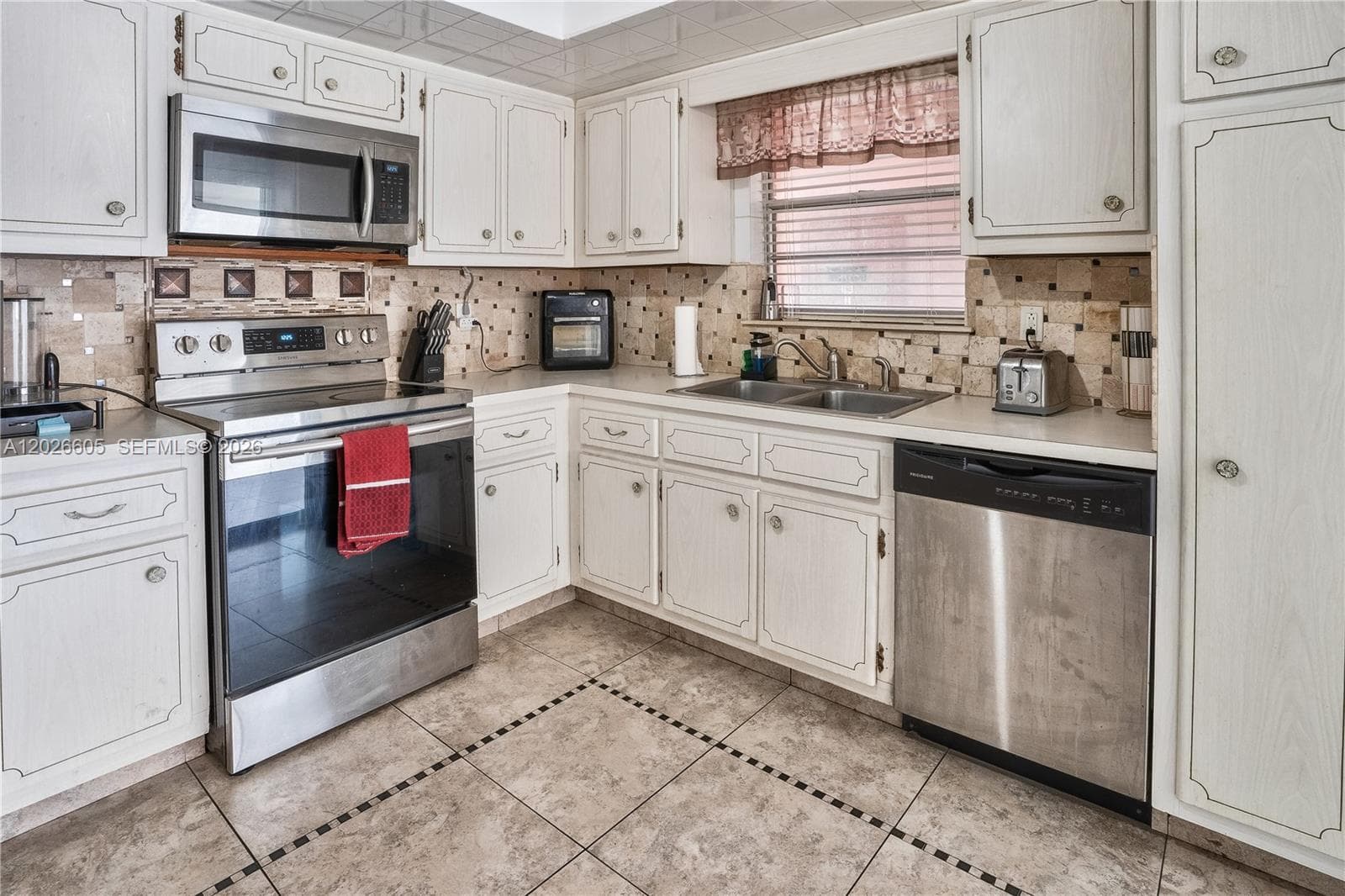 180 NE 12th Ave # 18C, Hallandale Beach FL 33009 photo 4